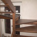 scala interna in legno